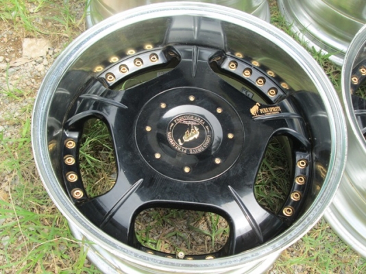 ขายล้อม้าทอง