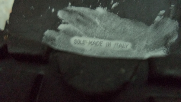 ELLESSE (อิลเลสเซ่)