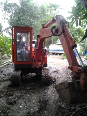 รถแบคโฮเล็ก