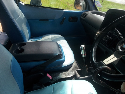 ขาย รถตู้หัวจรวด ปี 2547  ดีเซล 2004