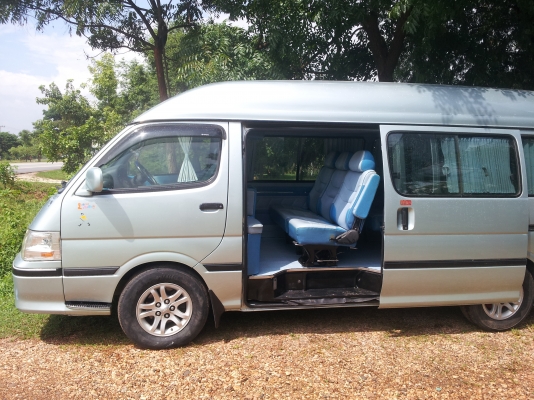 ขาย รถตู้หัวจรวด ปี 2547  ดีเซล 2004