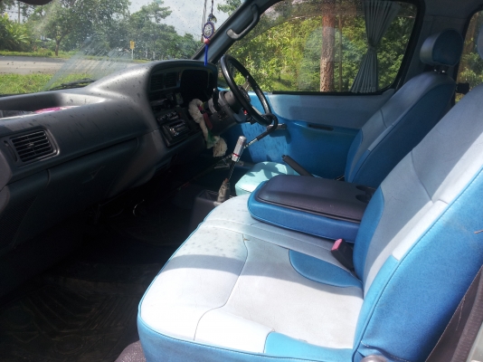 ขาย รถตู้หัวจรวด ปี 2547  ดีเซล 2004