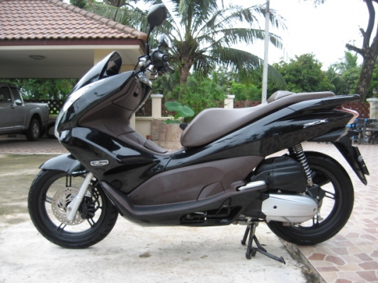 ขายรถบ้าน honda pcx125i สภาพดี เครื่องยนต์เยี่ยมไม่เคยซ่อม