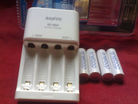 แท่นชาร์จพร้อมถ่าน sanyo eneloop ชาร์จเร็ว 2 ชม.