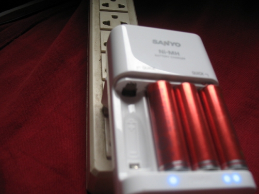 แท่นชาร์จพร้อมถ่าน sanyo eneloop ชาร์จเร็ว 2 ชม.