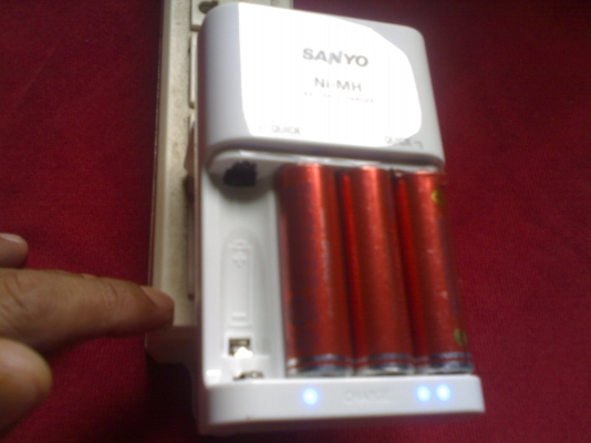 แท่นชาร์จพร้อมถ่าน sanyo eneloop ชาร์จเร็ว 2 ชม.