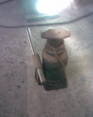 แม่แรงแกนใหญ่ครับตัวนี้สภาพสวยครับพร้อมใช้งานเดิมๆครับ อายุนับ 30 ปีครับตัวนี้ ราคานี้คุ้มมากครับ