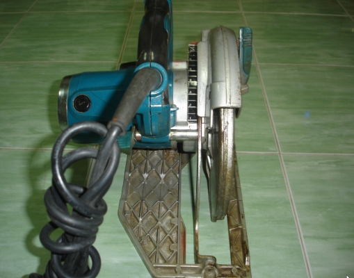 ขายเลื่อยวงเดือน 8 นิ้ว makita รุ่น 5008MG (1,800w.)