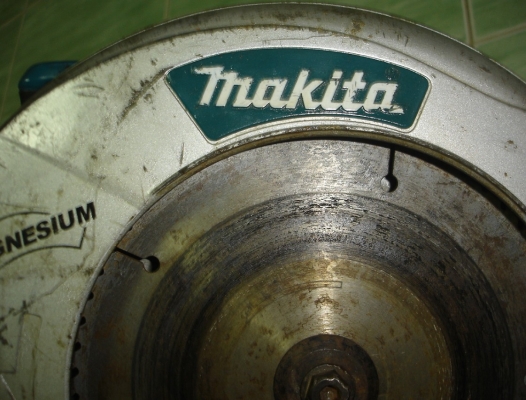 ขายเลื่อยวงเดือน 8 นิ้ว makita รุ่น 5008MG (1,800w.)