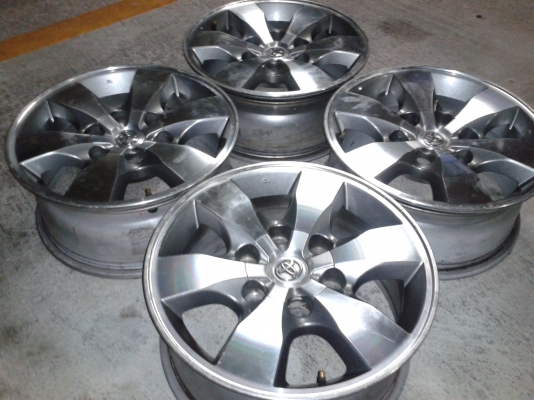 ต้องการขายล้อแม็กโตโยต้าวีโก้