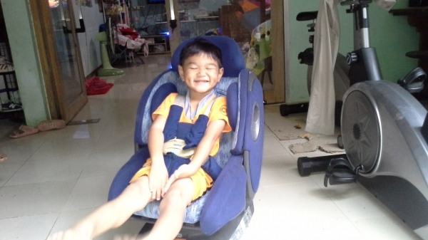 เก้าอี้ติดรถของเด็ก