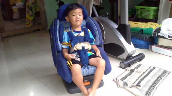 เก้าอี้ติดรถของเด็ก