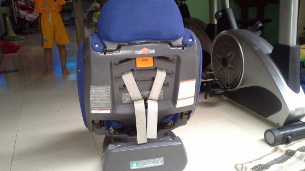 เก้าอี้ติดรถของเด็ก