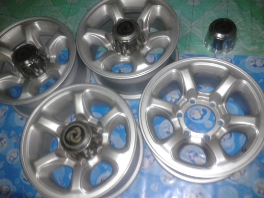 ต้องการขายล้อแม็ก มิตซูบิชิ ปาเจโร่หรือสตราด้า