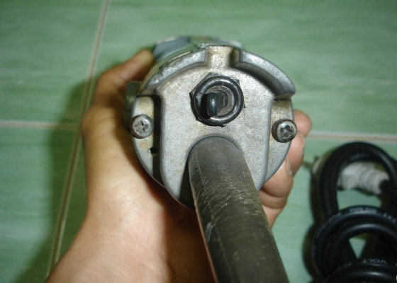 เครื่องเจียรไฟฟ้า 4 นิ้ว Makita รุ่น 9500