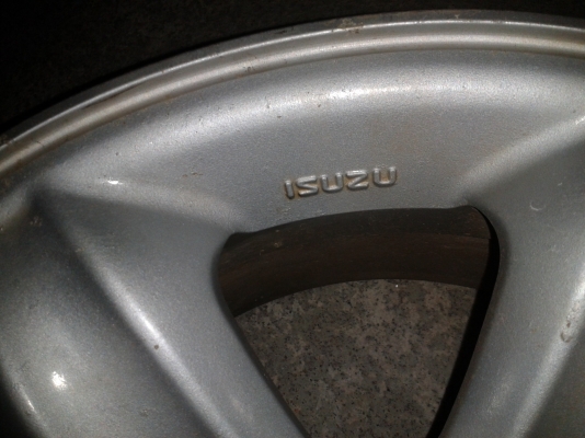 ต้องการขายล้อแม็กเล็บเหยี่ยว ของอีซูซุ ต้องการขายล้อแม็กเล็บเหยี่ยว ของอีซูซุ