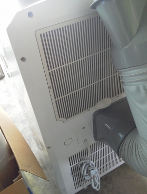 แอร์เคลื่อนที่AJ 9000. BTU. ซื้อมาได้แค่4เดือนยังมีประกันเหลืออุปกรณ์ครบ. 6700บาท