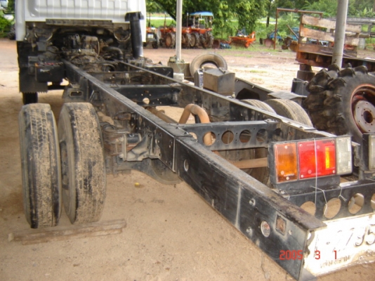 ขาย 6 ล้อ NQR หัวครัชซี สนใจติดต่อ 081-2805754