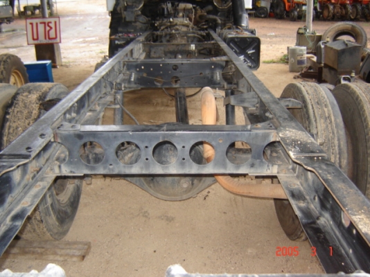 ขาย 6 ล้อ NQR หัวครัชซี สนใจติดต่อ 081-2805754