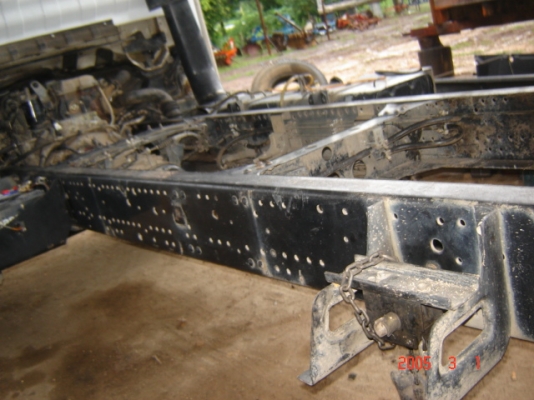 ขาย 6 ล้อ NQR หัวครัชซี สนใจติดต่อ 081-2805754