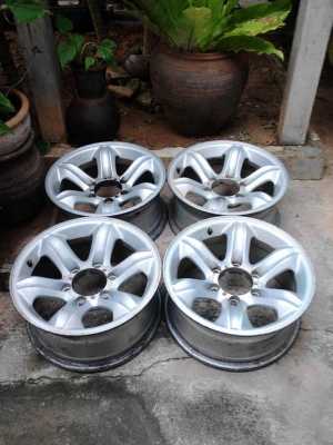 ขาย ครับ เล็บเหยี่ยว ขอบ 16'' แท้ ไม่เคยทำสี ไม่ดุ่งไม่คด สวยๆเลย