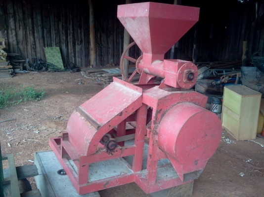 ขายเครื่องบดผงขี้ไก่,เครื่องอัดเม็ดทำปุ๋ยขี้ไก่ถูกๆ2เครื่อง30,000บ.