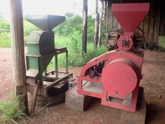 ขายเครื่องบดผงขี้ไก่,เครื่องอัดเม็ดทำปุ๋ยขี้ไก่ถูกๆ2เครื่อง30,000บ.