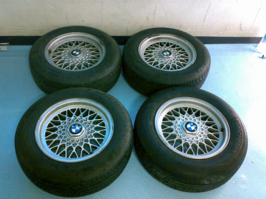 ขายล้อ บีเอ็ม อี 34 ขอบ 15 พร้อมยาง 4500 บาท