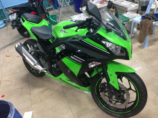 ขาย kawasaki ninja 250 ปี2013 วิ่ง 900 โล ใหม่มาก