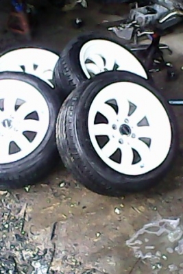 ลดราคาคับ7500ขายล้อกล้วย15กว้าง8นิ้วพร้อมยางปี11 ใส่แค่5เดือนขาย