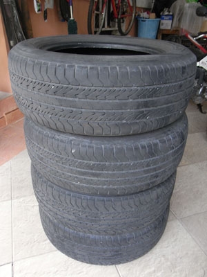 ขายยาง 195/65/15 ปี 09 มี 4วง 2000 บาท