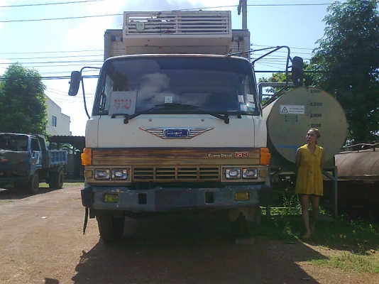 รถหกล้อ HINO GD เครื่อง EH700  160 แรงม้า รถบรรทุกตู้เย็น รถปี 34 หากไม่เอาตู้ลดให้อีก 60,000 บาท.
