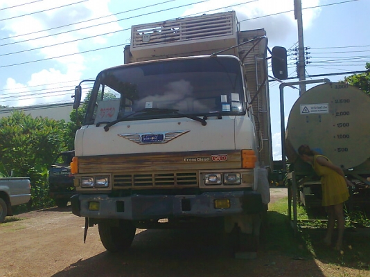 รถหกล้อ HINO GD เครื่อง EH700  160 แรงม้า รถบรรทุกตู้เย็น รถปี 34 หากไม่เอาตู้ลดให้อีก 60,000 บาท.
