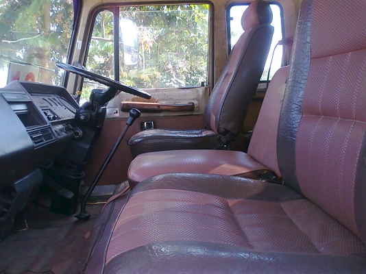 รถหกล้อ HINO GD เครื่อง EH700  160 แรงม้า รถบรรทุกตู้เย็น รถปี 34 หากไม่เอาตู้ลดให้อีก 60,000 บาท.