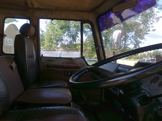 รถหกล้อ HINO GD เครื่อง EH700  160 แรงม้า รถบรรทุกตู้เย็น รถปี 34 หากไม่เอาตู้ลดให้อีก 60,000 บาท.