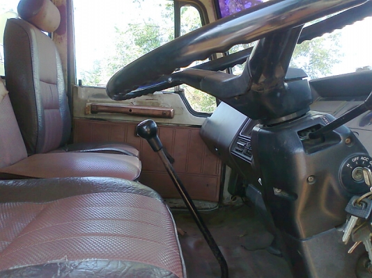 รถหกล้อ HINO GD เครื่อง EH700  160 แรงม้า รถบรรทุกตู้เย็น รถปี 34 หากไม่เอาตู้ลดให้อีก 60,000 บาท.