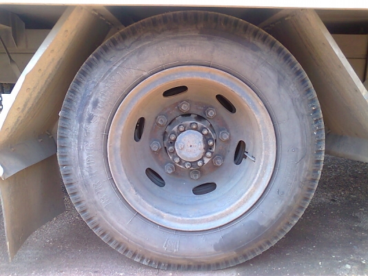 รถหกล้อ HINO GD เครื่อง EH700  160 แรงม้า รถบรรทุกตู้เย็น รถปี 34 หากไม่เอาตู้ลดให้อีก 60,000 บาท.