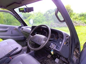 รถตู้หัวจรวดปี 97 เครื่อง 2500 ดีเซล ตัวสุดท้ายมีไมล์วัดรอบ พวงมาลัยเพาว์เวอร์ เจ้าของขายเอง ขายถูกด่วน