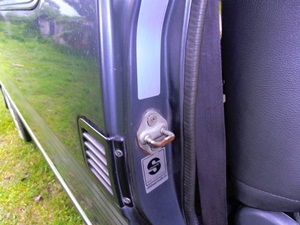 รถตู้หัวจรวดปี 97 เครื่อง 2500 ดีเซล ตัวสุดท้ายมีไมล์วัดรอบ พวงมาลัยเพาว์เวอร์ เจ้าของขายเอง ขายถูกด่วน