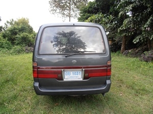 รถตู้หัวจรวดปี 97 เครื่อง 2500 ดีเซล ตัวสุดท้ายมีไมล์วัดรอบ พวงมาลัยเพาว์เวอร์ เจ้าของขายเอง ขายถูกด่วน