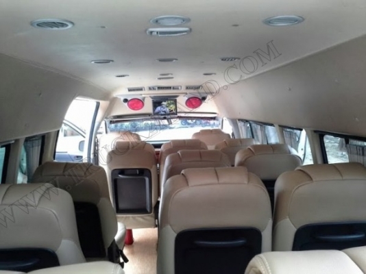 รถตู้ TOYOTA หลังคาสูง ติดต่อเจ้าของโดยตรง คุณนัท 089-989-4909