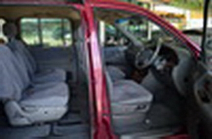 KIA CARNIVAL ปี (01) 2.4 GS AT ราคา 279,000 บาท KIA CARNIVAL ปี (01) 2.4 GS AT ราคา 279,000 บาท