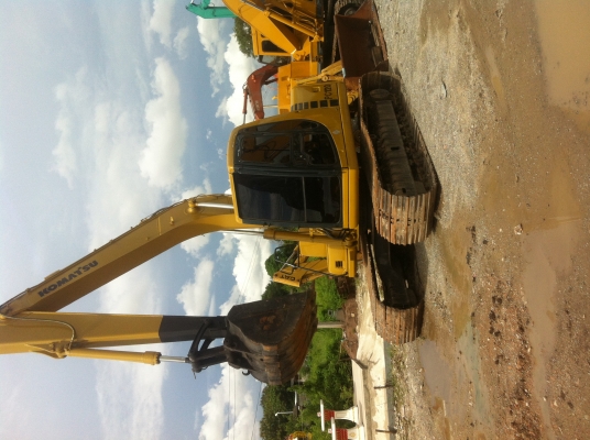 ขายรถแมคโครPC120-6 สภาพพร้อมใช้ ไฟฟ้าครบ สนใจติดต่อ บอย 085-156-2314