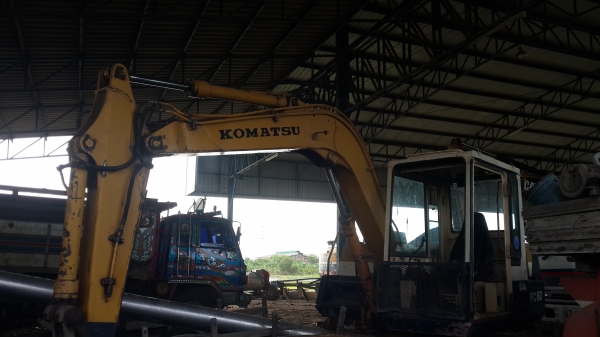 ขายkomatsu PC60 รุ่น 5