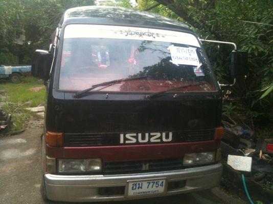 ISUZU บัดดี้หลังคาสูง เครื่องวาง 2J auto มีอินวอย สีทำแล้วรถพร้อมใช้ ทะเบียนเต็ม เอกสารพร้อมโอน 48,000 บาท