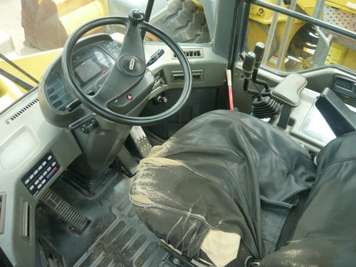 รถตัก Komatsu WA300-3 รถเก่านอก เพิ่งเหยีบยถึงไทย พร้อมใช้งาน 091 695-6445 รถตัก Komatsu WA300-3 รถเก่านอก เพิ่งเหยีบยถึงไทย พร้อมใช้งาน 091 695-6445