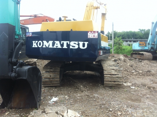 ขายรถแมคโครPC200-3 สภาพพร้อมใช้  สนใจติดต่อ บอย 085-156-2314