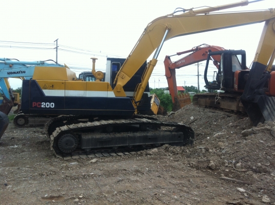 ขายรถแมคโครPC200-3 สภาพพร้อมใช้  สนใจติดต่อ บอย 085-156-2314