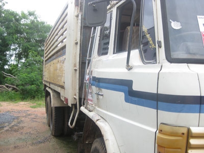 ขาย Hino F18 สองเพลาดั้มพ์ รถใช้วิ่งอ้อยครับ พร้อมใช้ 088-4501277