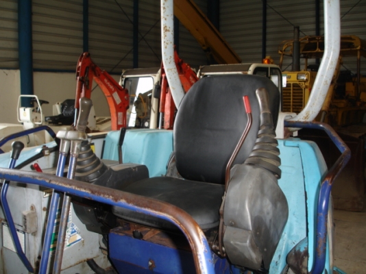 Hitachi EX40U เทียบเท่า PC40MR-1 นำเข้าจากญี่ปุ่น ไม่แพงน่าใช้